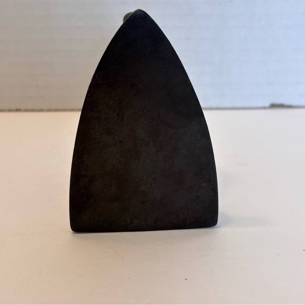 Vintage Cast Iron Miniature Pressing Iron - Picture 4 of 13
